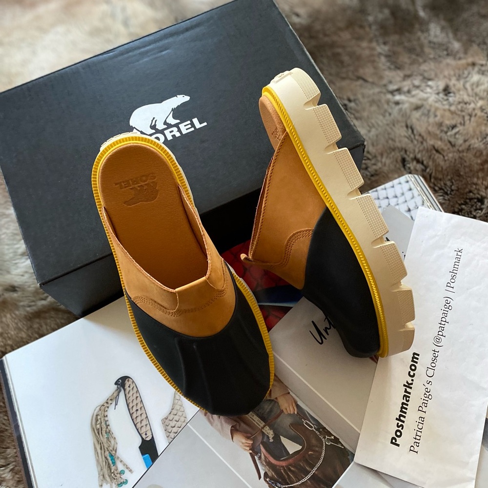 Sorel Two-Tone Black and Tan Mule Clogs with Yellow Trim - Picture 8 of 16